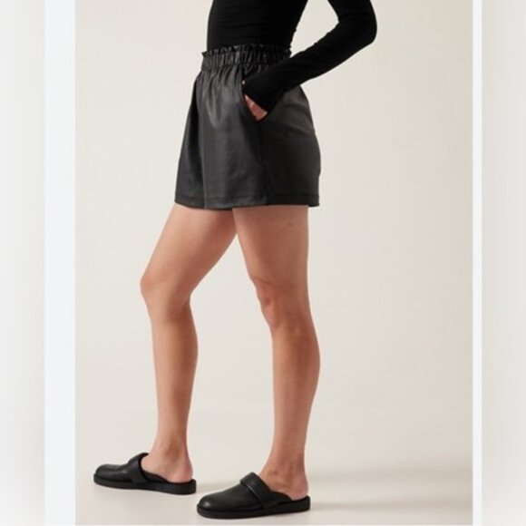 Athleta Shorts Faux Suede Waxed Elastic Waist Pull On Pockets Black Gorpcore M - Picture 1 of 9